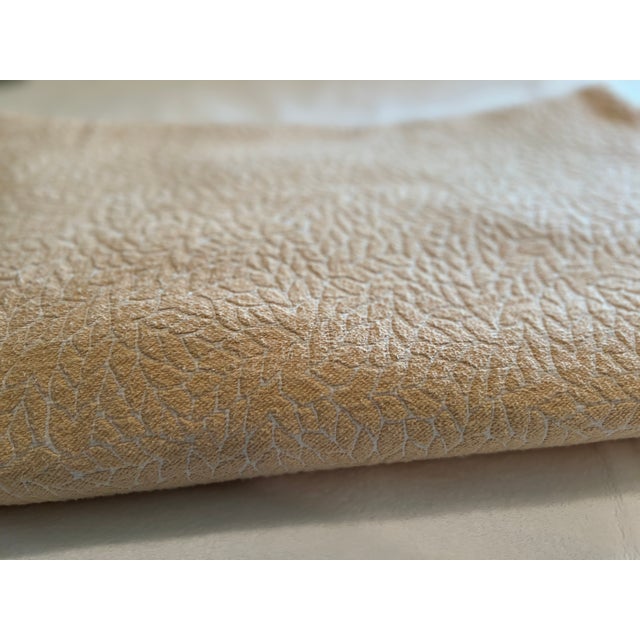 Portuguese Colchas Domingos Heavyweight Cotton Matelassé Oversized Queen Coverlet | Soft Buttercream For Sale - Image 4 of 13