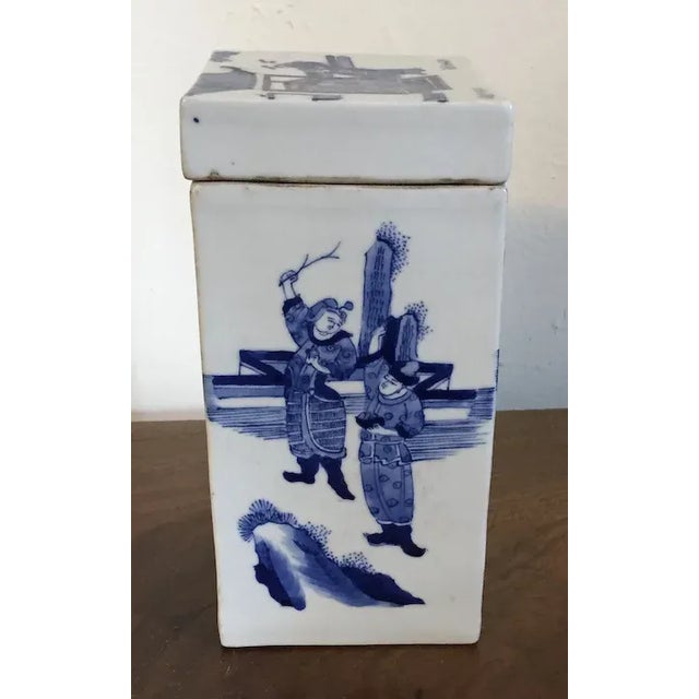 Antique 19th Century Chinese Blue & White Porcelain Covered Brush Pot or Box For Sale - Image 10 of 13