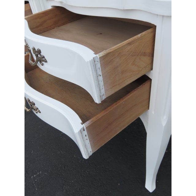 French Carved Painted White Nightstands Bedside Tables a Pair 6445 For Sale In Miami - Image 6 of 17