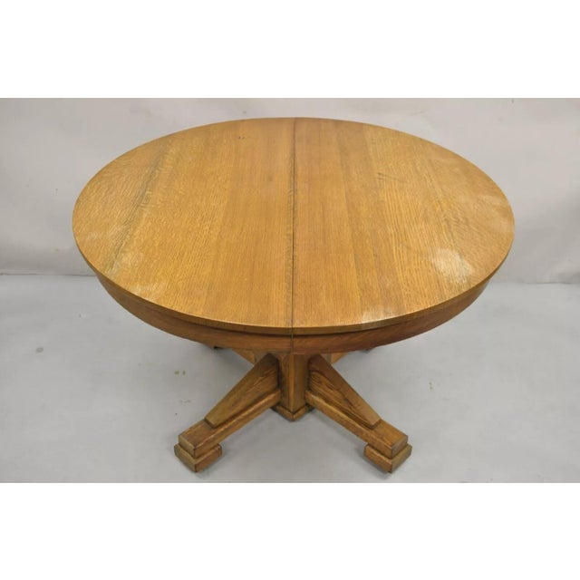 Antique Craftsman Mission Arts & Crafts Oak Wood Round Dining Table W/ 2 Leaves For Sale - Image 4 of 11