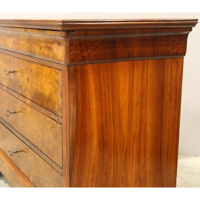 Brown 19th Century Louis Philippe Chest of Drawers in Walnut For Sale - Image 8 of 13
