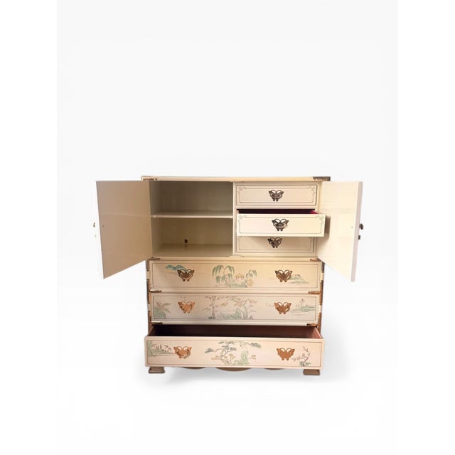 Vintage Chinoiserie Lacquered Chest With Brass Hardware & Hand-Painted Bird Motifs For Sale In Boston - Image 6 of 11