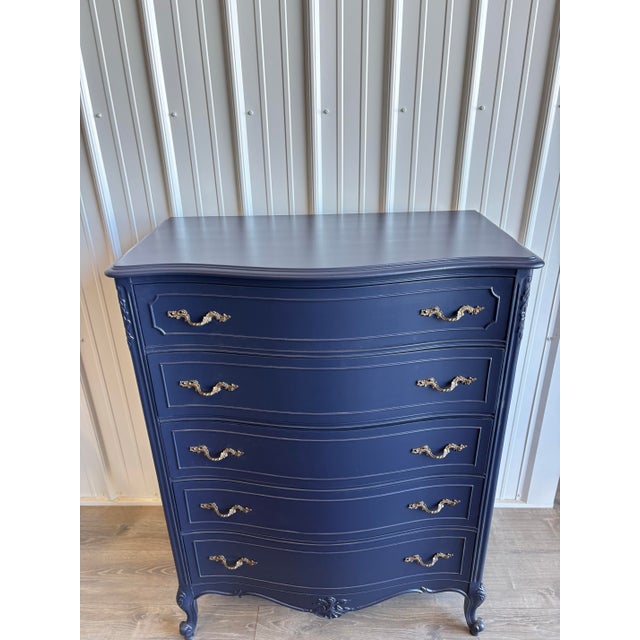 1920s French Provincial Chest in Deep Navy With Gilded Hardware For Sale - Image 4 of 6