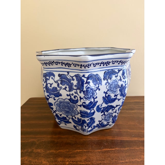 Maitland - Smith Chinoiserie Large Blue and White Porcelain Planter For Sale - Image 4 of 7