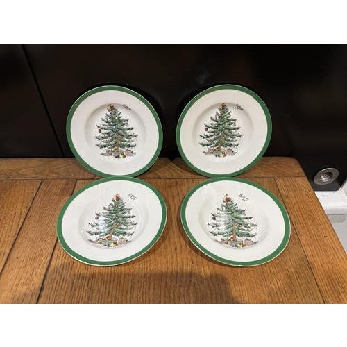 Christmas Tree Plates from Spode, Set of 4 For Sale - Image 5 of 5