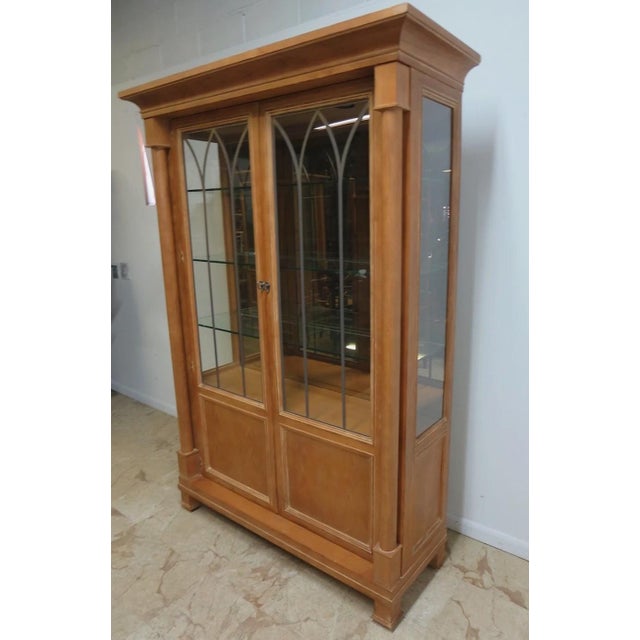 Traditional 1980s Henredon Monumental Aegean Crystal Curio China Hutch Cabinet Neo Classical For Sale - Image 3 of 13