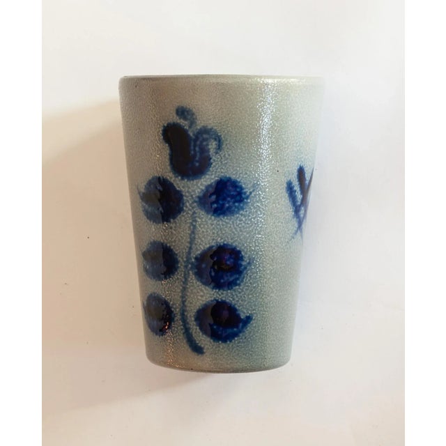 Vintage Schilz Salt Glaze Pottery Pitcher With 5 Cups – Blue & Gray For Sale In Seattle - Image 6 of 11