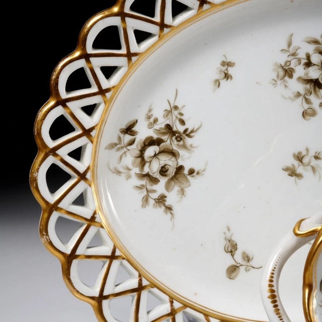 Early 19th Century Early 19th Century French Reticulated Porcelain Chestnut Basket With Stand For Sale - Image 5 of 8
