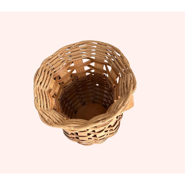 American Large 1990s Vintage Wicker Rattan Scalloped Vase For Sale - Image 3 of 6