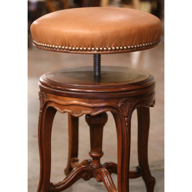 Tan 19th Century French Louis XV Walnut and Leather Adjustable Piano Stool For Sale - Image 8 of 9