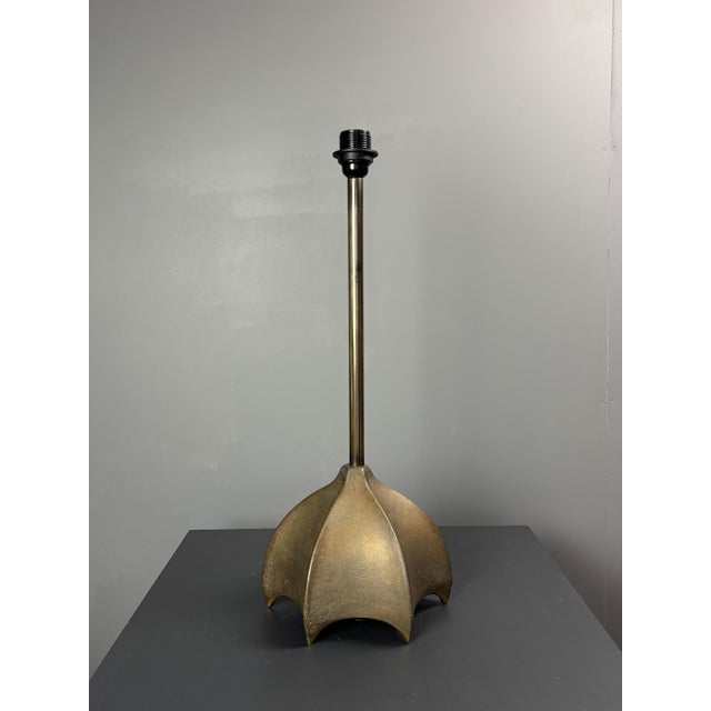 Lovely bronze brutalist large ( 80 cm ) table lamp by late Dutch designer Jan des Bouvrie for Qasar, 1990s. We currently...