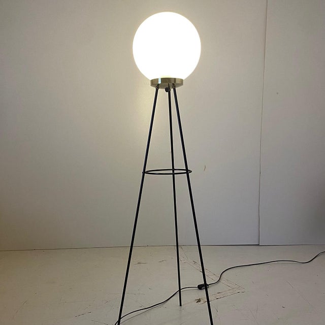 Stilnovo Vintage Floor Lamp in Opaline and Iron in the style of Stilnovo, Italy, 1950s For Sale - Image 4 of 12