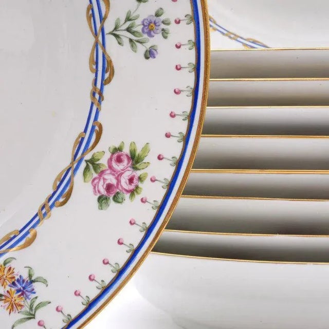 Antique 19th Century Old Paris Spring Roses Porcelain Soup Bowls or Plates- Set of 24 For Sale - Image 9 of 13