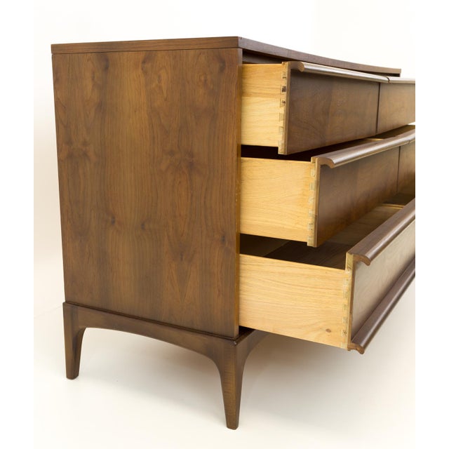 Mid Century Modern Lane Rhythm Walnut 6 Drawer Lowboy Dresser Chairish