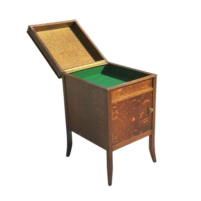 Antique Early 20th Century Tiger Oak Phonograph Music Cabinet by Edison For Sale - Image 4 of 10