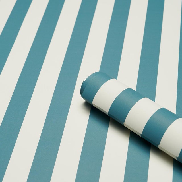 Traditional Schumacher Emma Stripe Wallpaper In Azure For Sale - Image 3 of 4