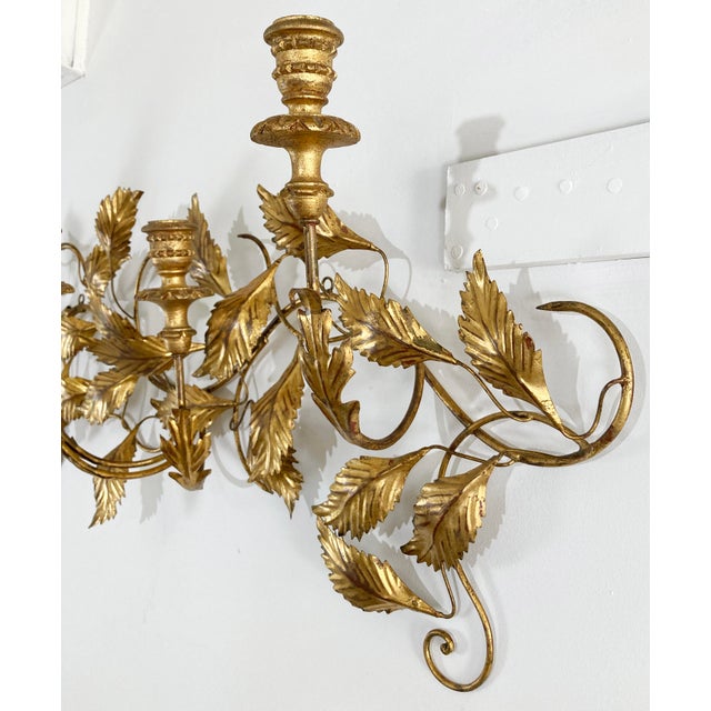 Mid 20th Century Vintage Italian Hollywood Regency Style Gilt Leaf Wall Sconce For Sale - Image 5 of 6
