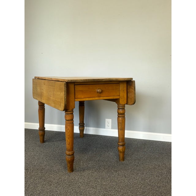 There is a particular charm to English country furniture that was designed to adapt to the changing needs of daily life,...