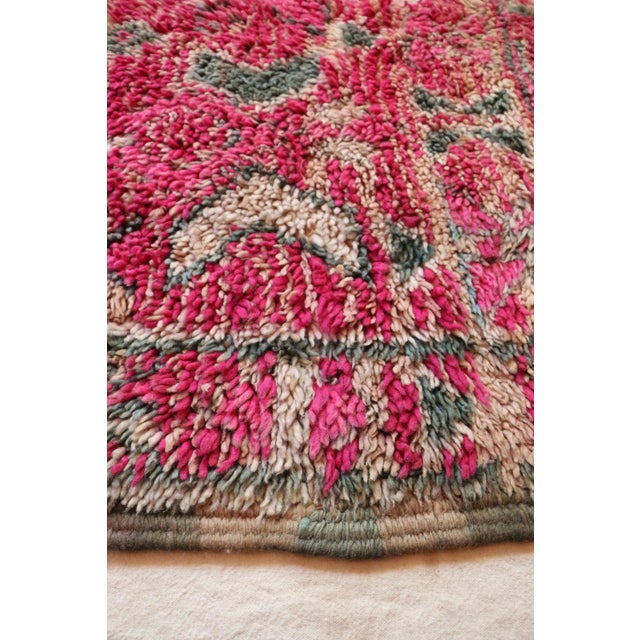 Pink Moroccan Vintage Boujad Rug - 4'8" X 7'10" Ft For Sale - Image 4 of 9