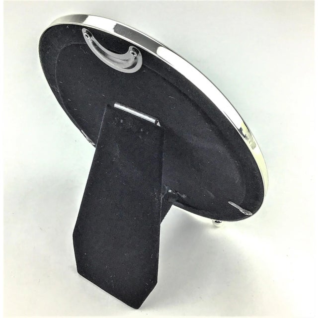 Metal Vintage Multi Photo Oval Silver Plate Frame For Sale - Image 7 of 9