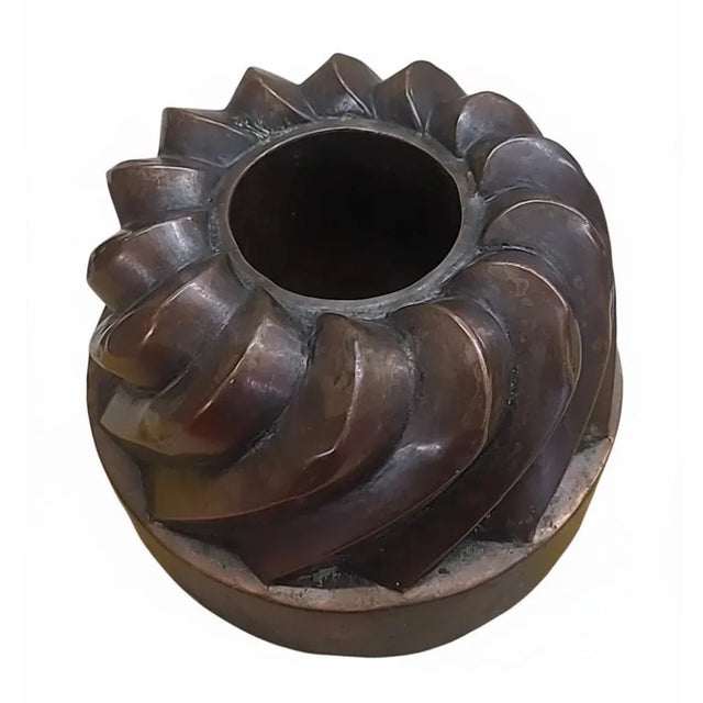 Antique 19thC Copper Turk’s Head Mold – Dovetail Seam, Swirled Bundt For Sale - Image 4 of 12