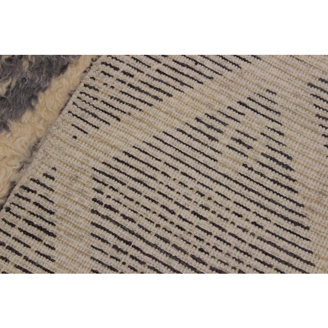 Textile 1990s Modern Moroccan Wool Rug - 7′11″ × 10′4″ For Sale - Image 7 of 8