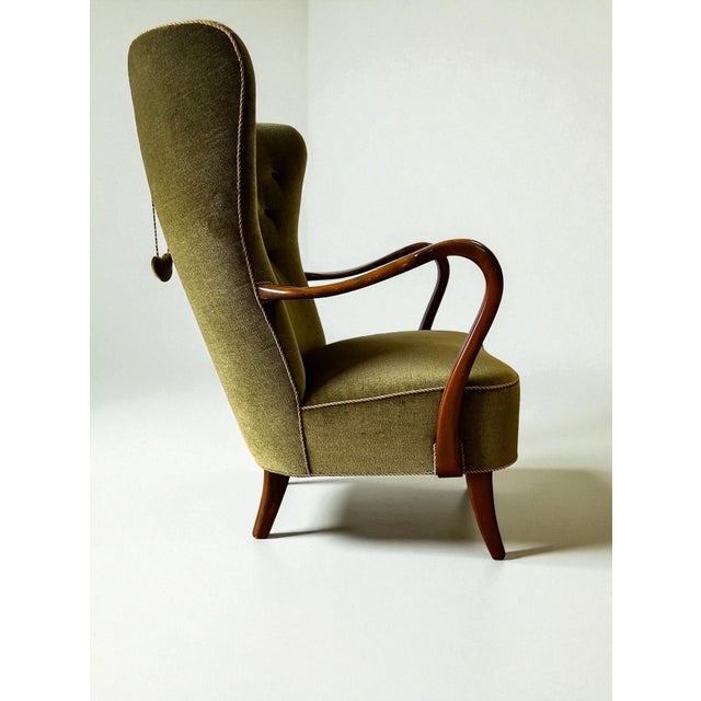 Mid-Century Modern Vintage Danish Lounge Chairs in Green Velvet by Alfred Christensen, 1940s, Set of 2 For Sale - Image 3 of 9