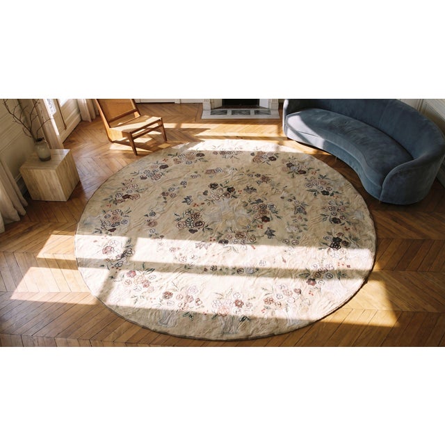 1920s Antique Beige Bouquets Roses Folk Art American Hooked Cotton Round Rug For Sale - Image 12 of 12
