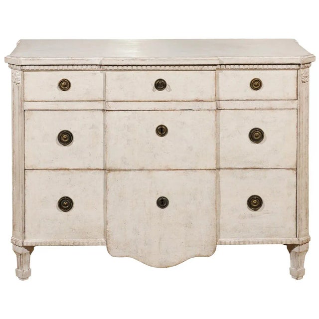 19th Century Swedish Painted Breakfront Three-Drawer Commode For Sale - Image 12 of 12