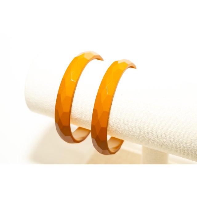 Mustard Vintage Art Deco Bakelite Diamond Faceted Bangle Bracelets, 1930's Set of 2 For Sale - Image 8 of 12