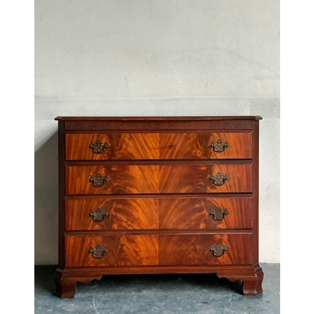Early 20th Century Vintage Regency Flame Mahogany Chest of Drawers For Sale - Image 5 of 8