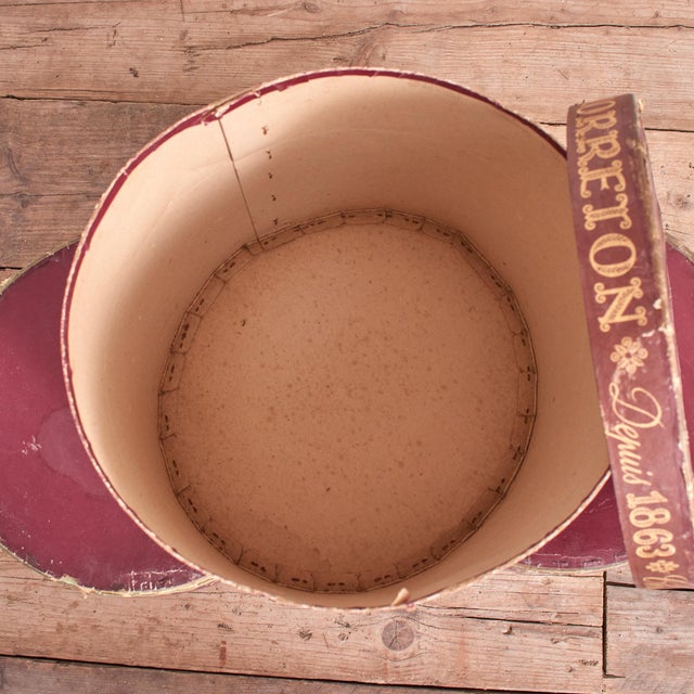 French Hat Boxes, 19th Century, Set of 3 For Sale - Image 6 of 14