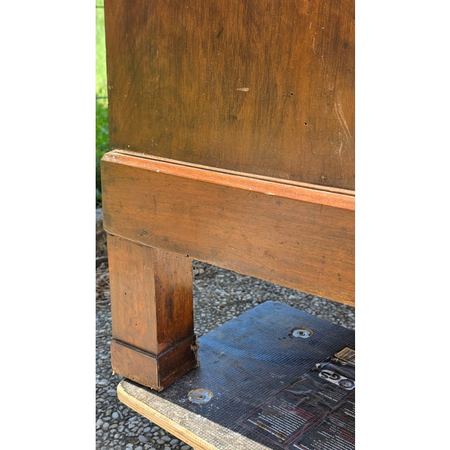 Venetian Charles X Bookcase in Walnut, with Shutter Doors, 19th Century, 1830 For Sale - Image 6 of 13