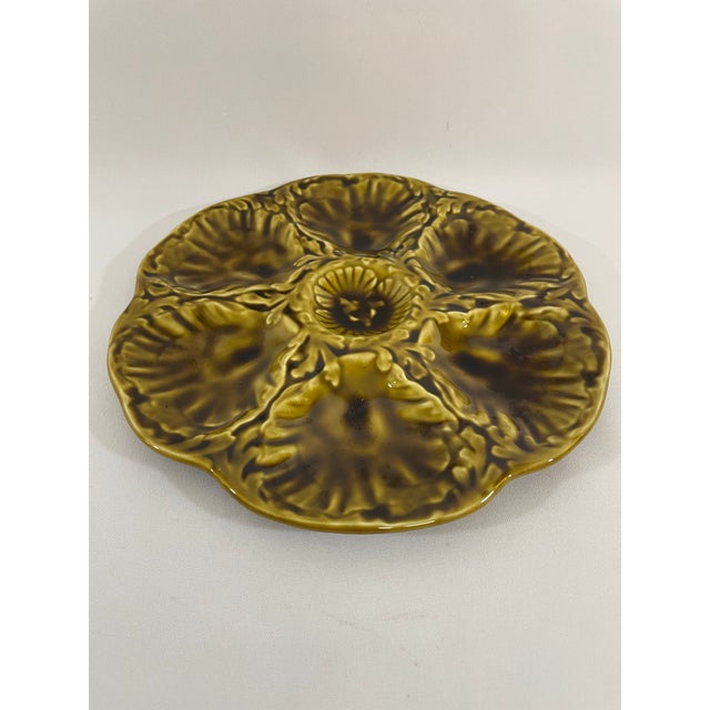 French Provincial 1950s French Gien Majolica Olive Green Oyster Plate For Sale - Image 3 of 15