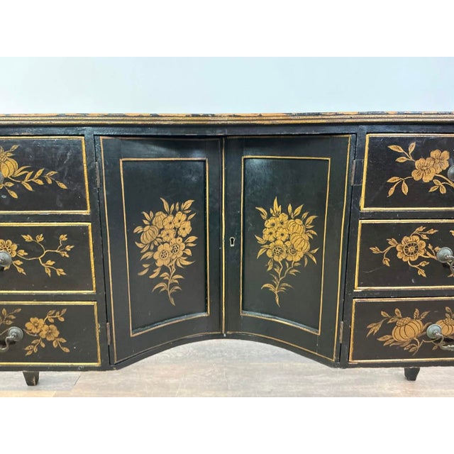 1940s Mid-Century Chinoiserie Black Lacquer Hand-Painted Floral Sideboard / Buffet Cabinet For Sale - Image 9 of 17