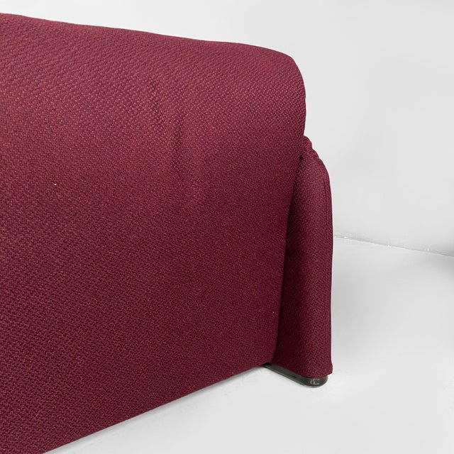 Italian Modern Burgundy Fabric Maralunga Sofa by Vico Magistretti for Cassina, 1970s For Sale - Image 13 of 14