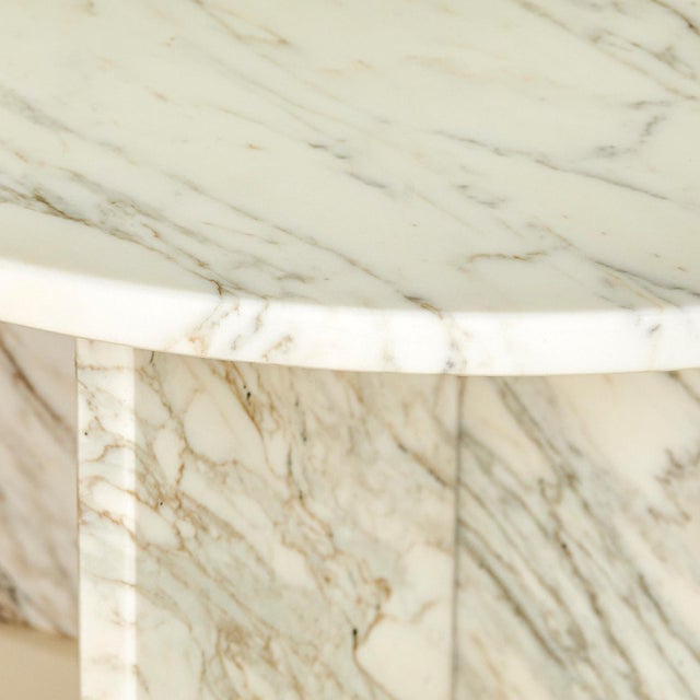 A simplistic scandi inspired design made from the modern and popular calacatta marble. l: 600mm w: 600mm h: 300mm stamped...