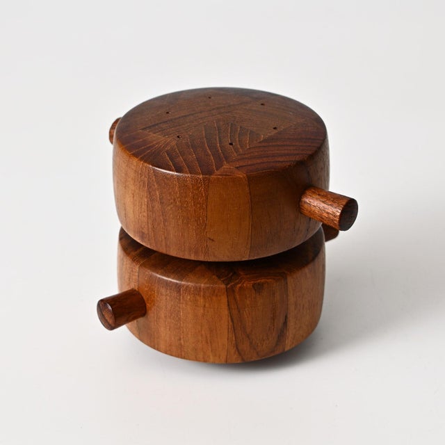 Danish Teak Pepper Mill and Salt Shaker by Jens Harald Quistgaard for Dansk Designs, 1960s For Sale - Image 9 of 10