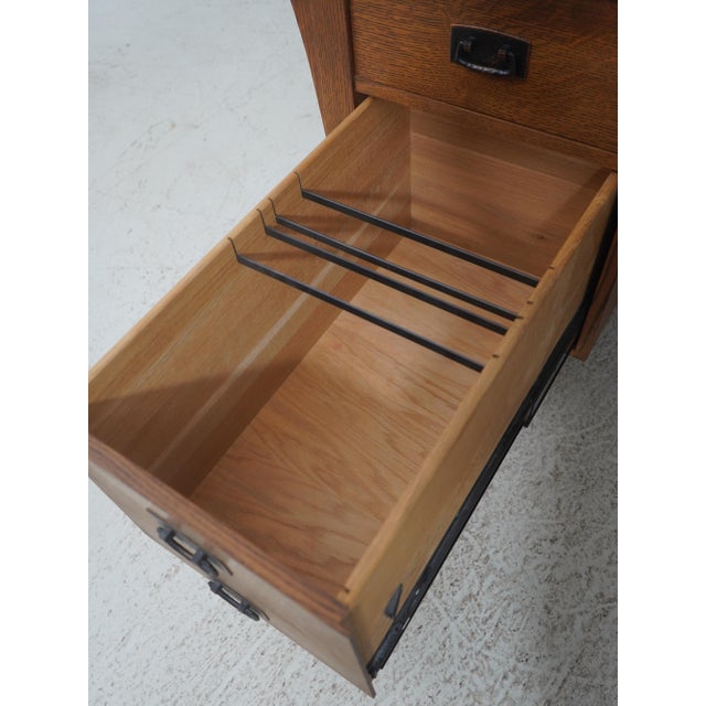 1990s Stickley Large Mission Oak Arts & Crafts Executive Desk For Sale - Image 5 of 18
