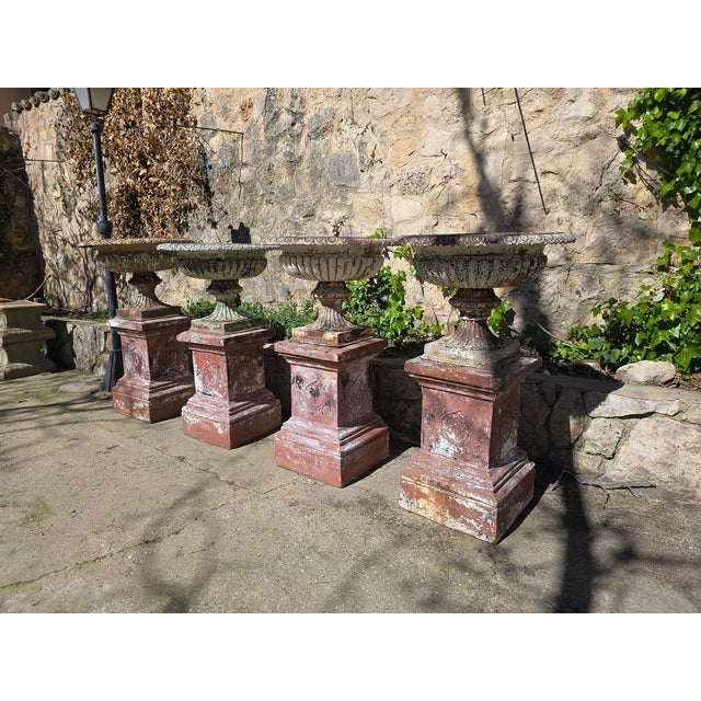 Large French Garden Urns in Cast Iron with Terracotta, 1840s, Set of 2 For Sale - Image 9 of 11