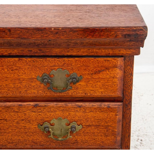 American Oak Chest of Drawers For Sale In New York - Image 6 of 7