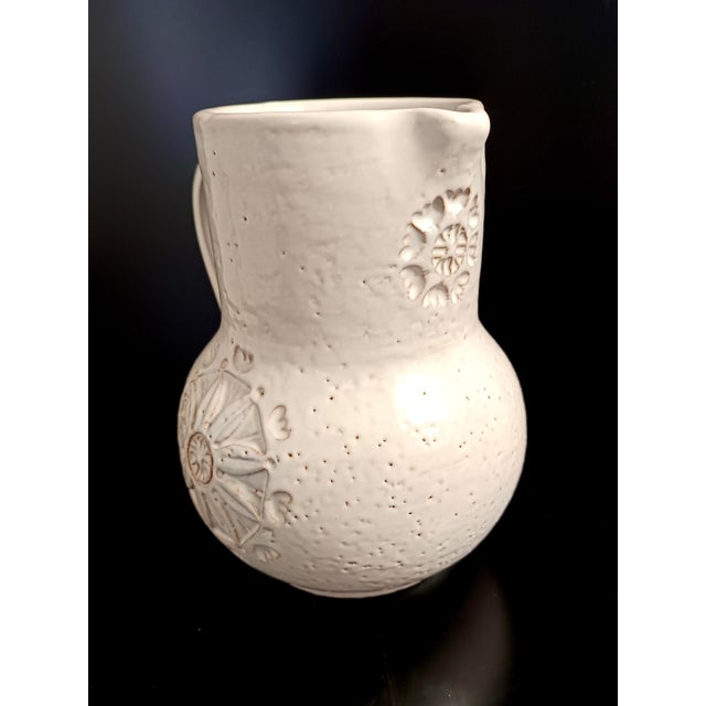 Postmodern Beige Earthenware Pitcher attributed to Aldo Londi for Bitossi, Italy, 1970s For Sale - Image 6 of 11