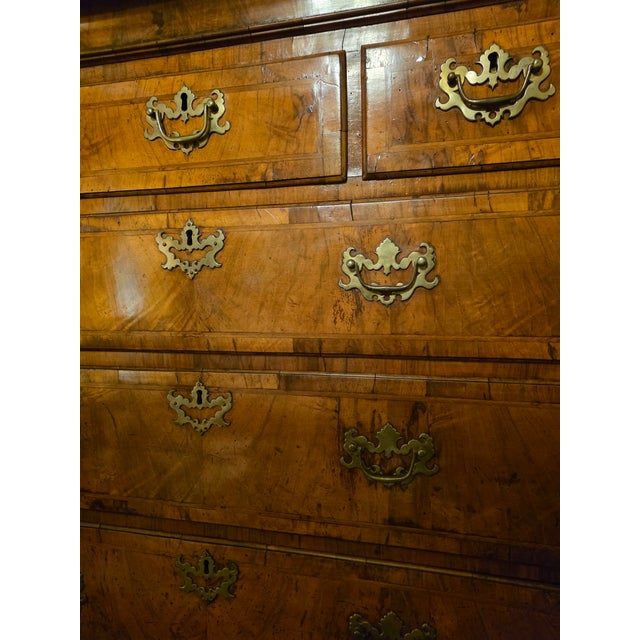 18th Century Early 18th Century Burr Walnut Chest on Chest From Duke of Dorset Walmer Castle For Sale - Image 5 of 15