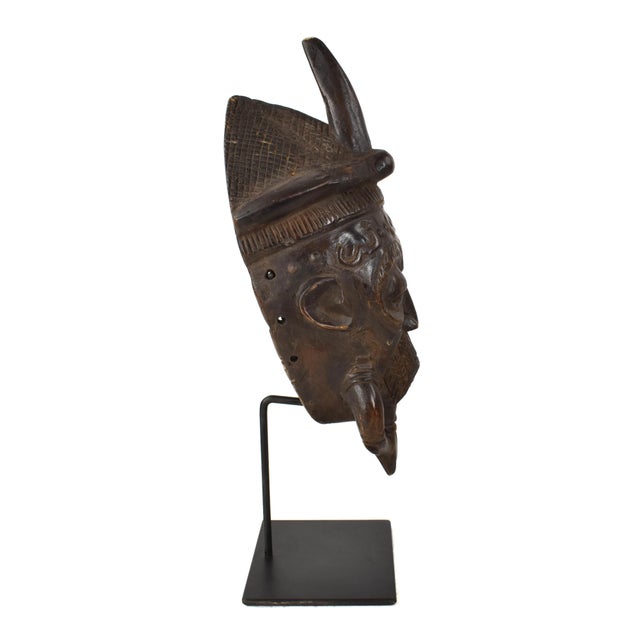Early 20th Century Early 20th Century Bene Lulua Mask on Custom Stand For Sale - Image 5 of 8