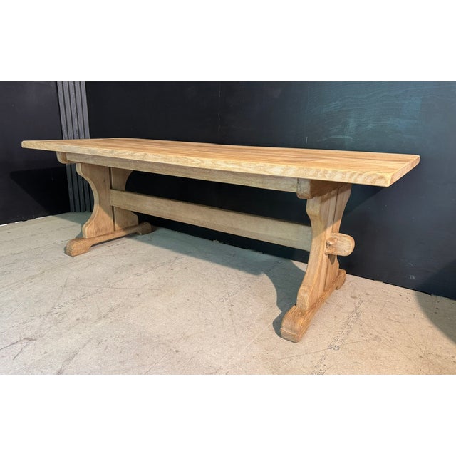 A good quality Solid Oak Farmhouse Dining Table, French in origin and dating to the early 1900s. Of excellent quality...