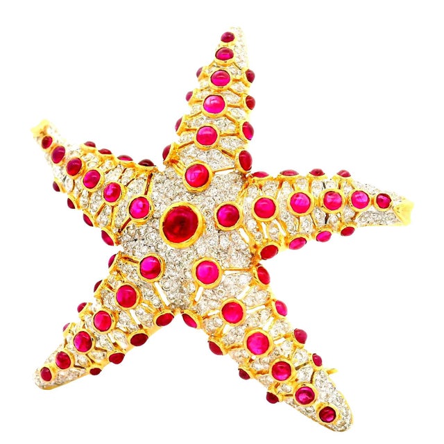Contemporary Ruby Diamond 18k Yellow Gold Starfish Brooch For Sale - Image 3 of 6