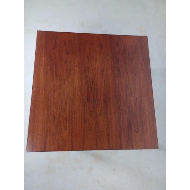 1970s small fully restored Danish rosewood coffee table. The coffee able has been fully restored by our experienced in...