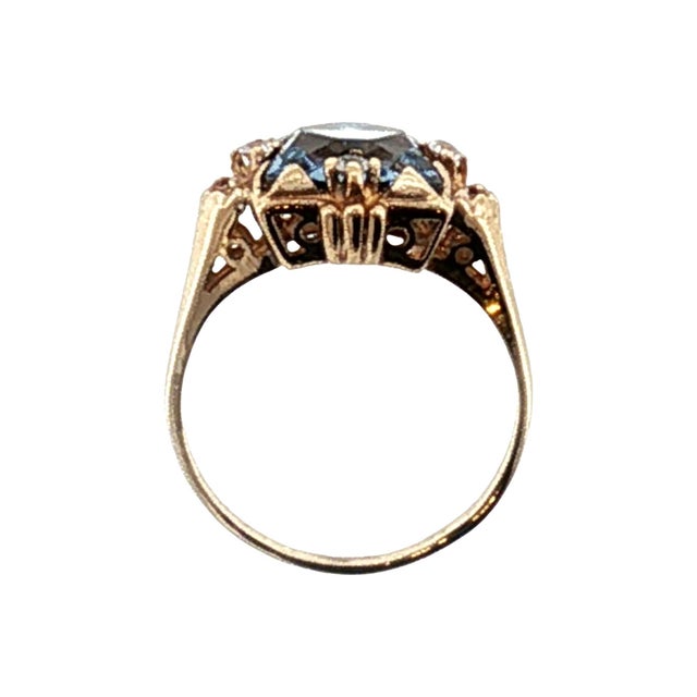 Mid-Century 10k Yellow Gold Synthetic Blue Spinel Birthstone Ring, Size 6.75 For Sale - Image 4 of 5