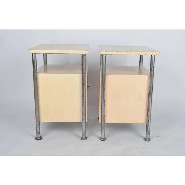 Bauhaus Bauhaus Nightstands in Tubular Steel and Walnut from Vichr, 1930s, Set of 2 For Sale - Image 3 of 8