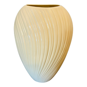 Vintage Lenox Mirage Porcelain Vase – Ivory Cream Ribbed “Windswept Flutes” Design